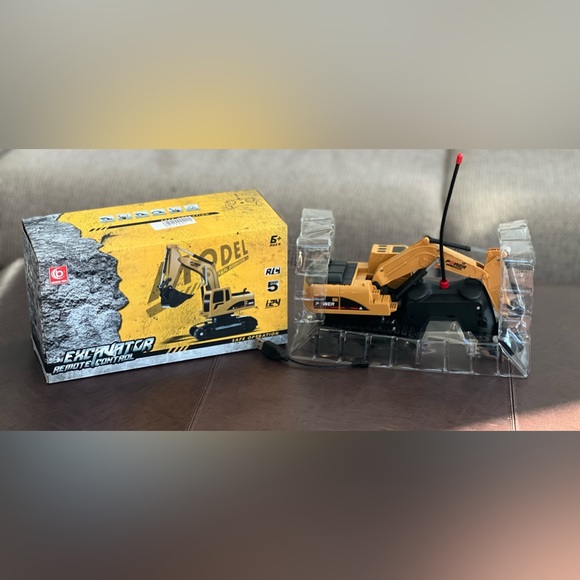 RC Excavator Plastic Backhoe Remote Control Digger Kids Hobby Toys NIB - Picture 9 of 12
